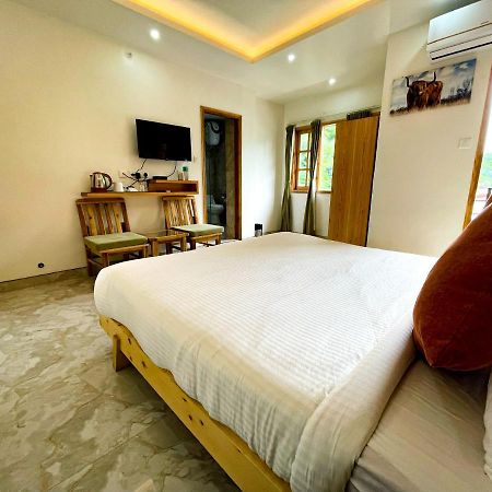 The Wild Yak Hotel มานดี ภายนอก รูปภาพ