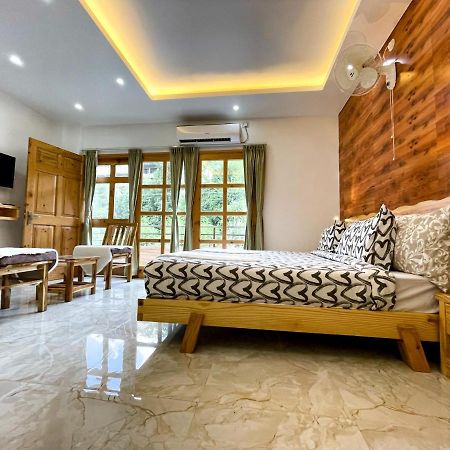 The Wild Yak Hotel มานดี ภายนอก รูปภาพ