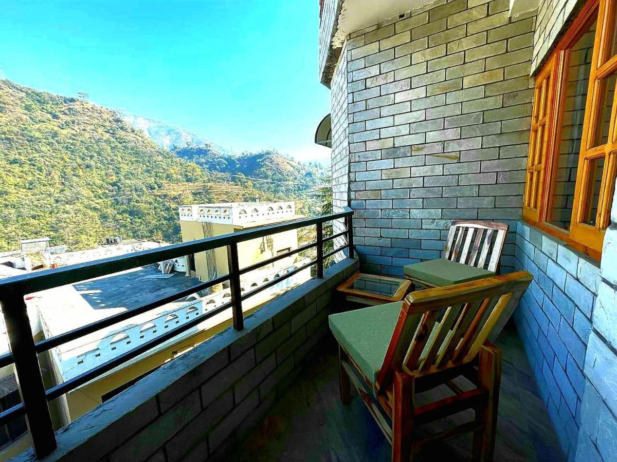 The Wild Yak Hotel มานดี ภายนอก รูปภาพ