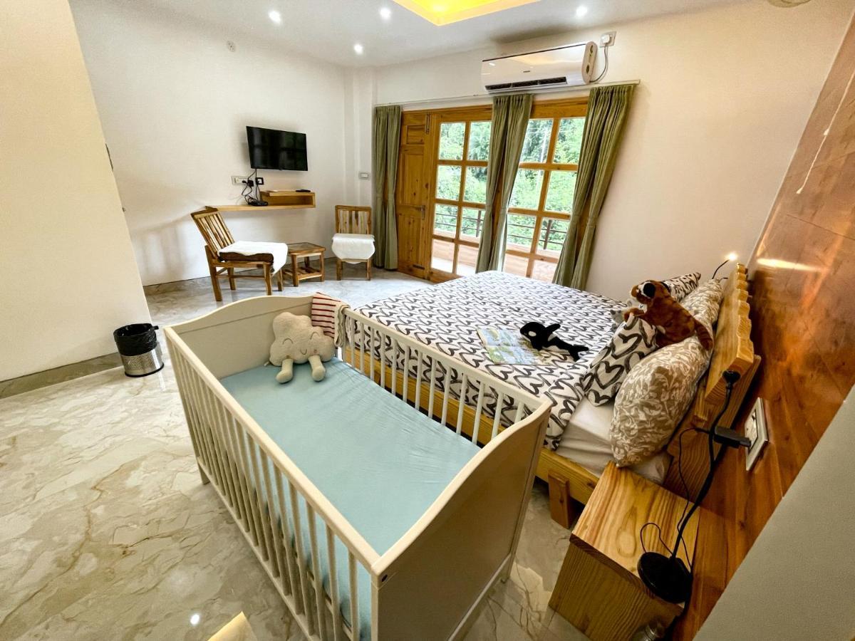 The Wild Yak Hotel มานดี ภายนอก รูปภาพ