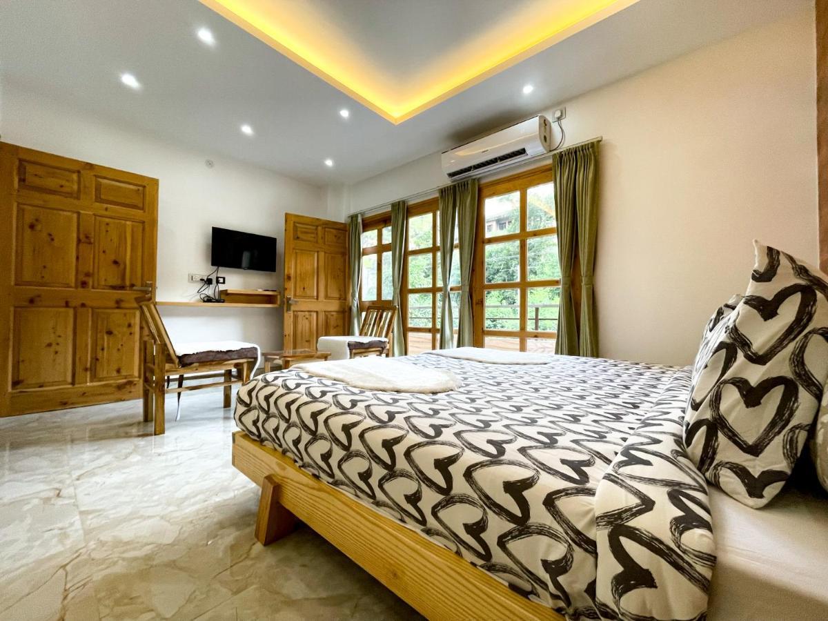 The Wild Yak Hotel มานดี ภายนอก รูปภาพ