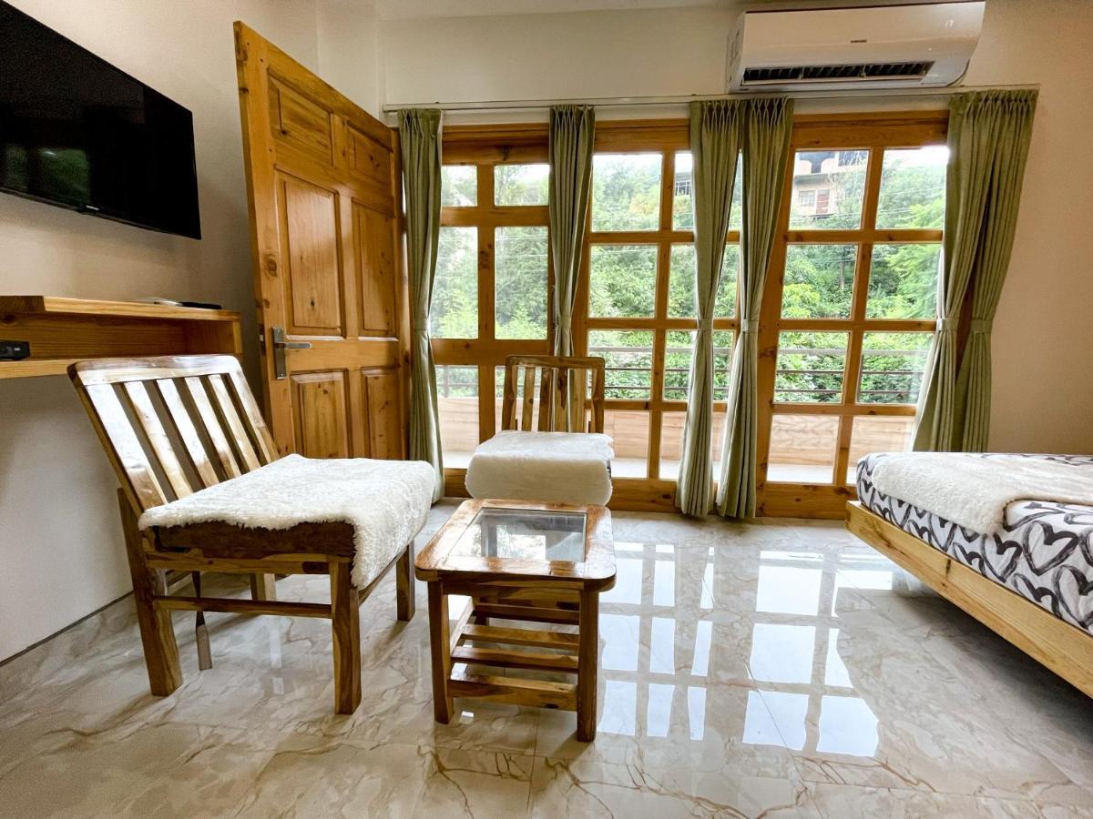 The Wild Yak Hotel มานดี ภายนอก รูปภาพ