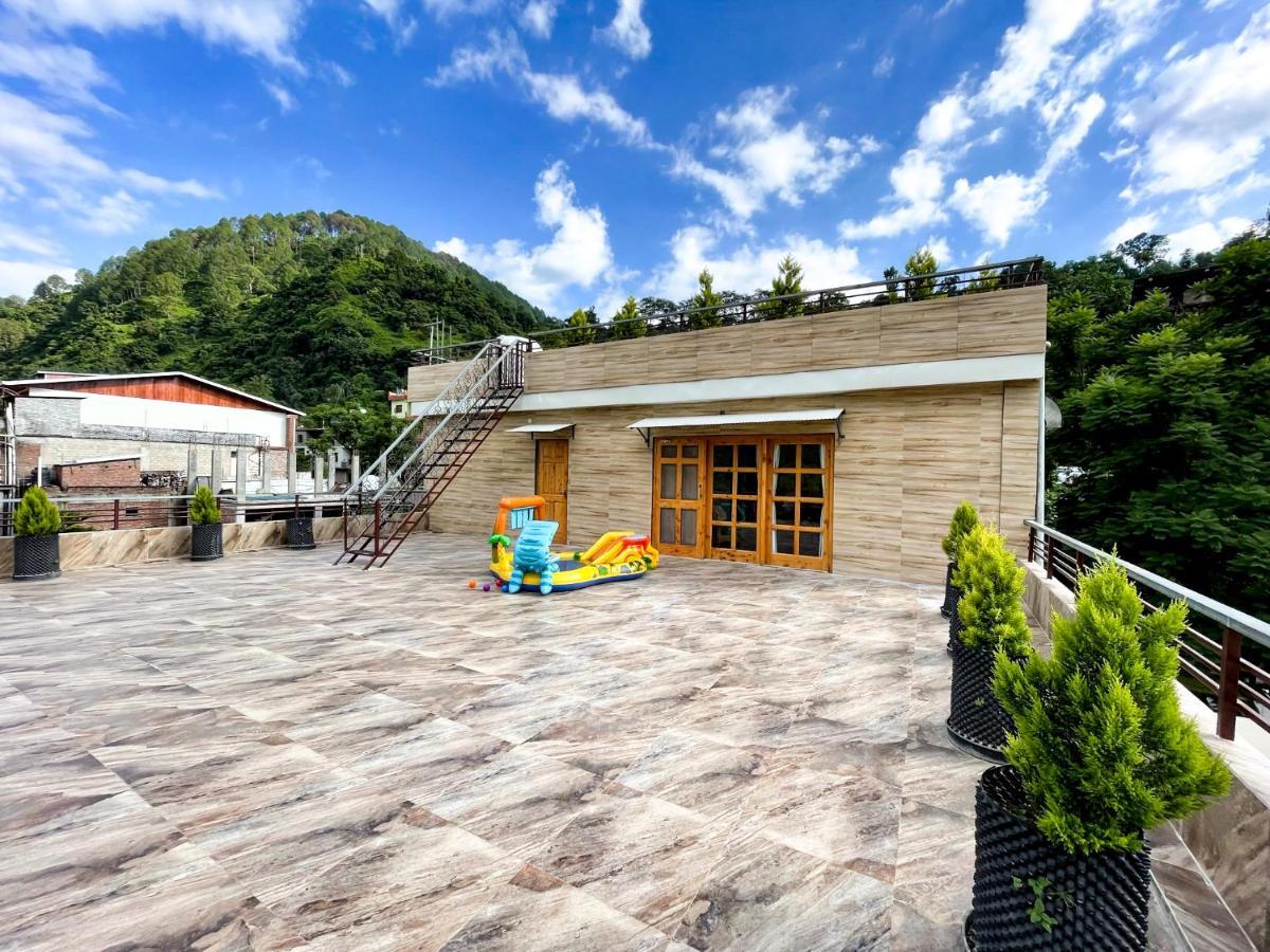 The Wild Yak Hotel มานดี ภายนอก รูปภาพ